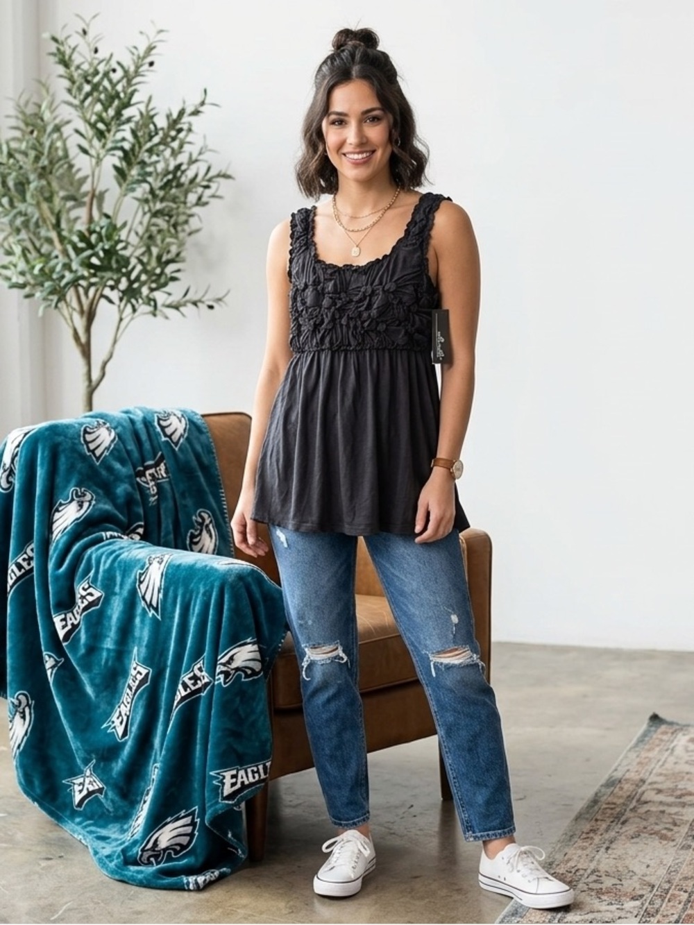 Willi Smith Women’s Black Ruffle-Front Tank Top Size M
